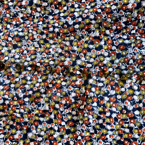 Very feminine and soft floral mid length ( above knee). - Picture 8 of 8